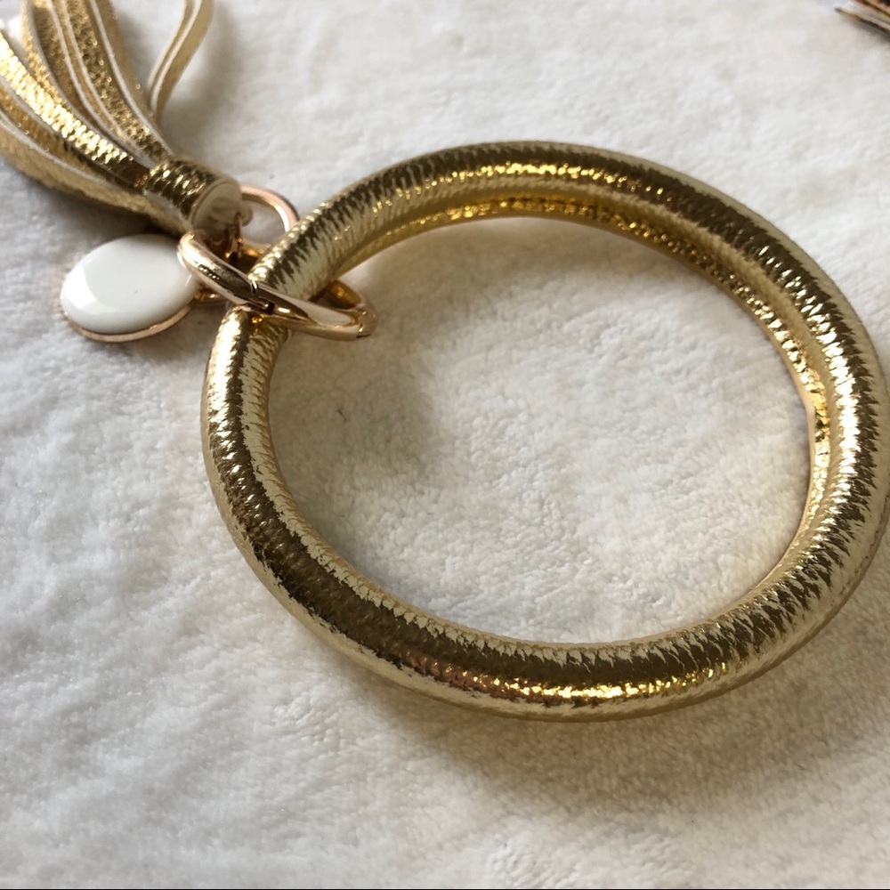Wristlet Key Ring with Tassel and Gold Accessory - Picture 5 of 8